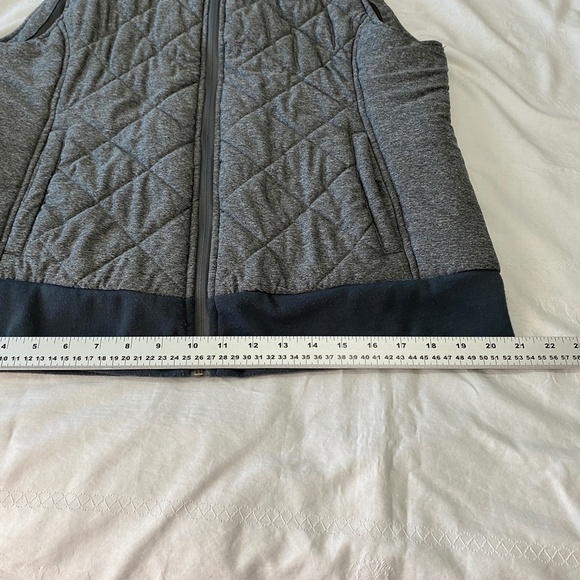 High Sierra Women's Gray Outdoors Insulated Hiking / Camping Zip Up Vest Large - Picture 14 of 15